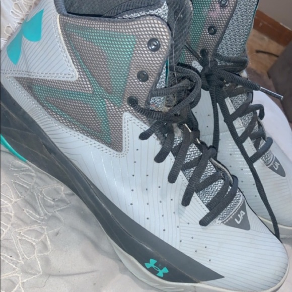 Under Armour Shoes - Picture 1 of 5
